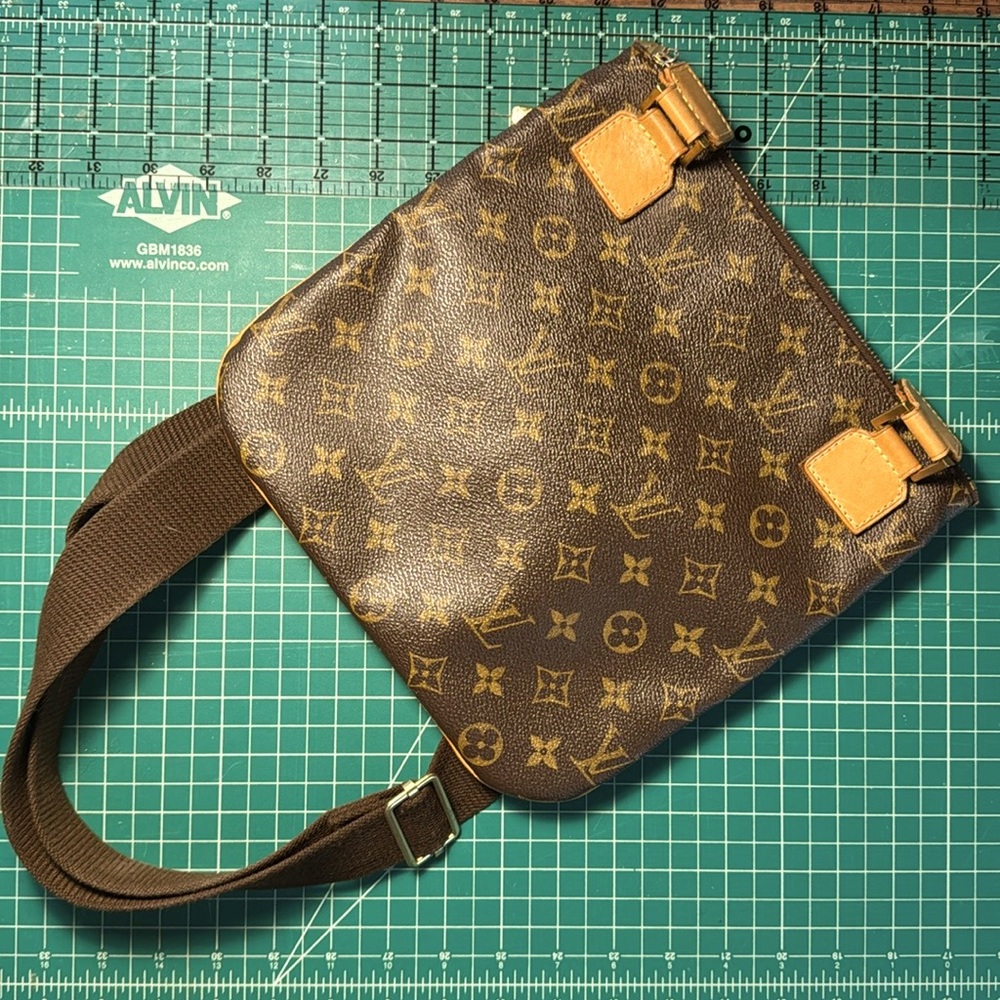 Louis Vuitton Monogram Pochette Bosphore